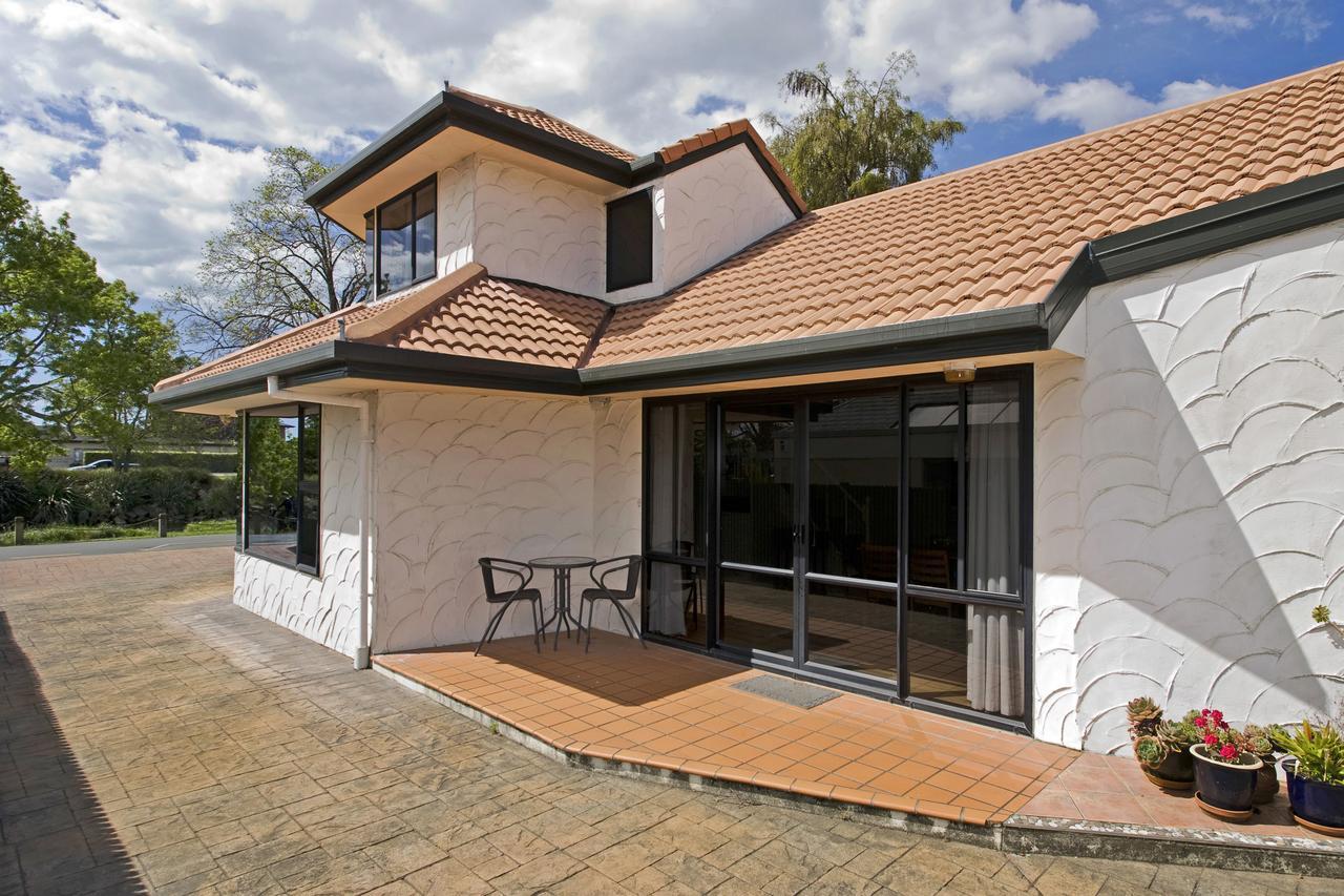 נלסון Riverside Villa - In The City By The River! מראה חיצוני תמונה