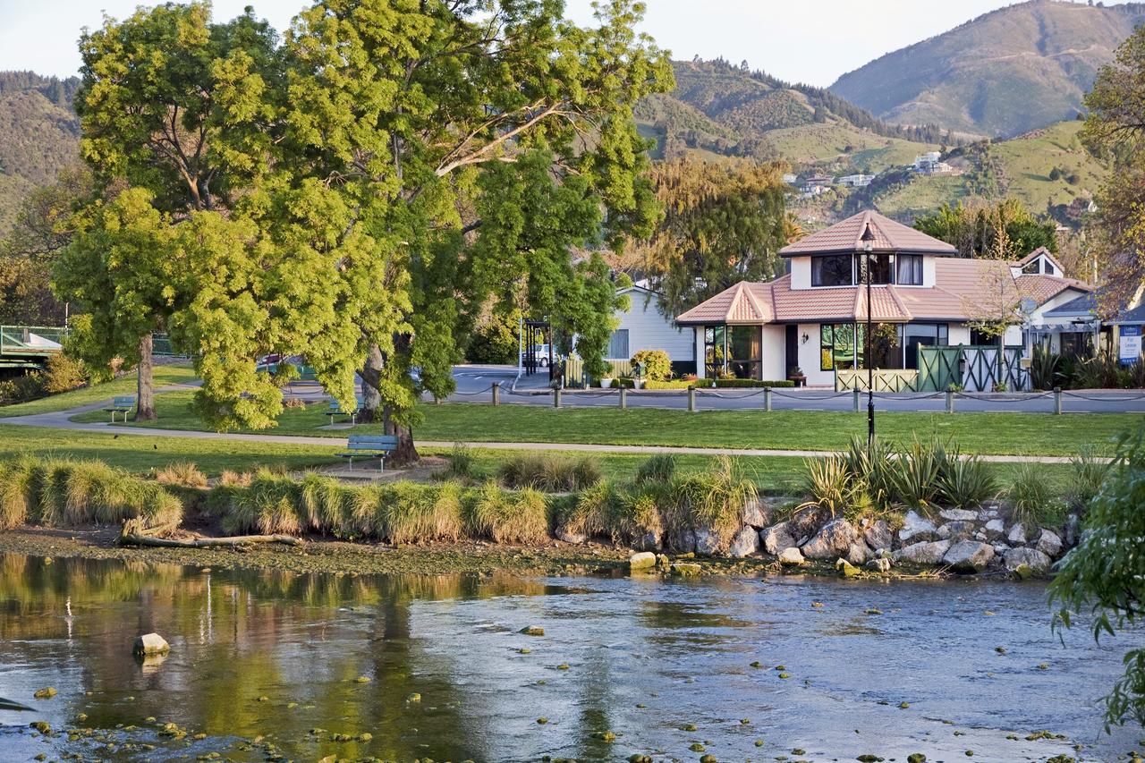 נלסון Riverside Villa - In The City By The River! מראה חיצוני תמונה